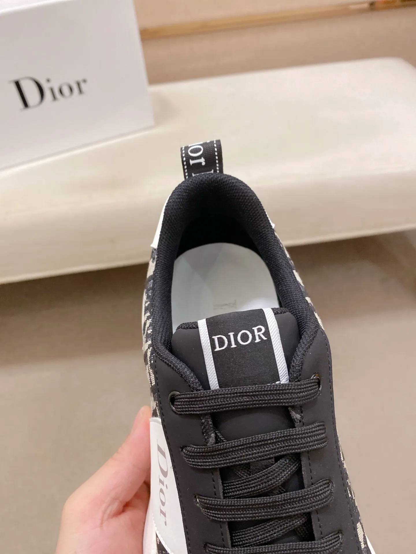 Factory price: 442💰[Dior·Dior] New casual sports style men's shoes, new spring and summer design, perfect workmanship, lace-up lazy style to create wardrobe quality, upper: imported first-layer cowhide, sheepskin lining is soft and comfortable, ultra-light TPU wear-resistant outsole, simple, versatile fashion men's shoes, excellent color code number 38--44. Can be customized for 45 non-refundable!